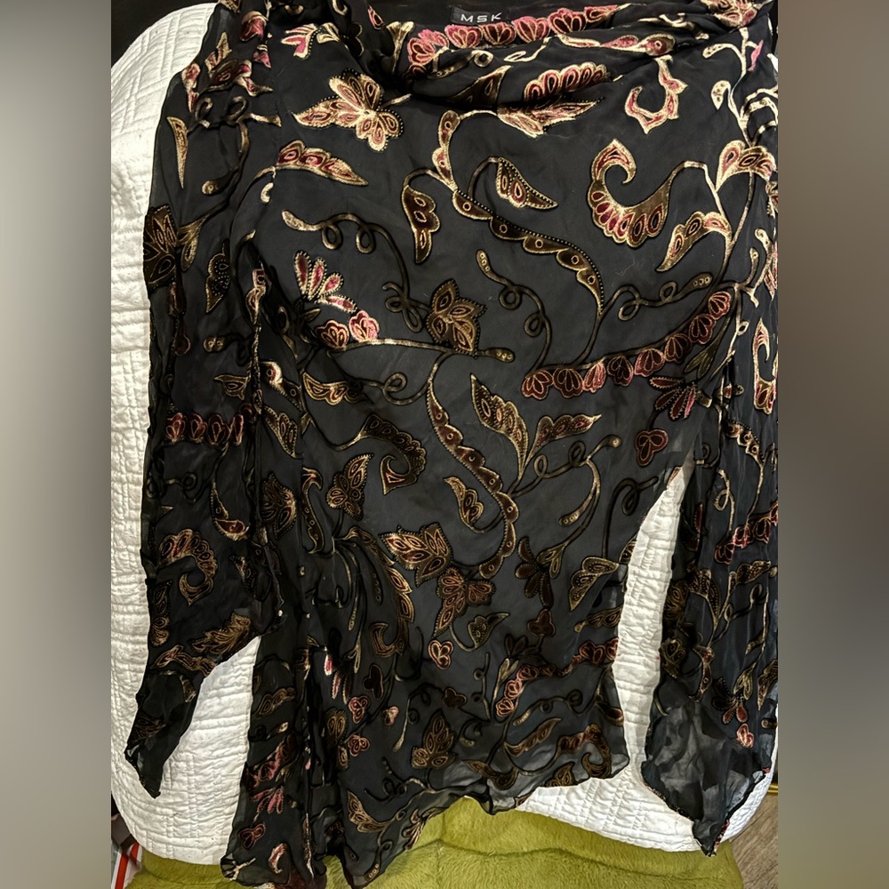 The floral design is velvet